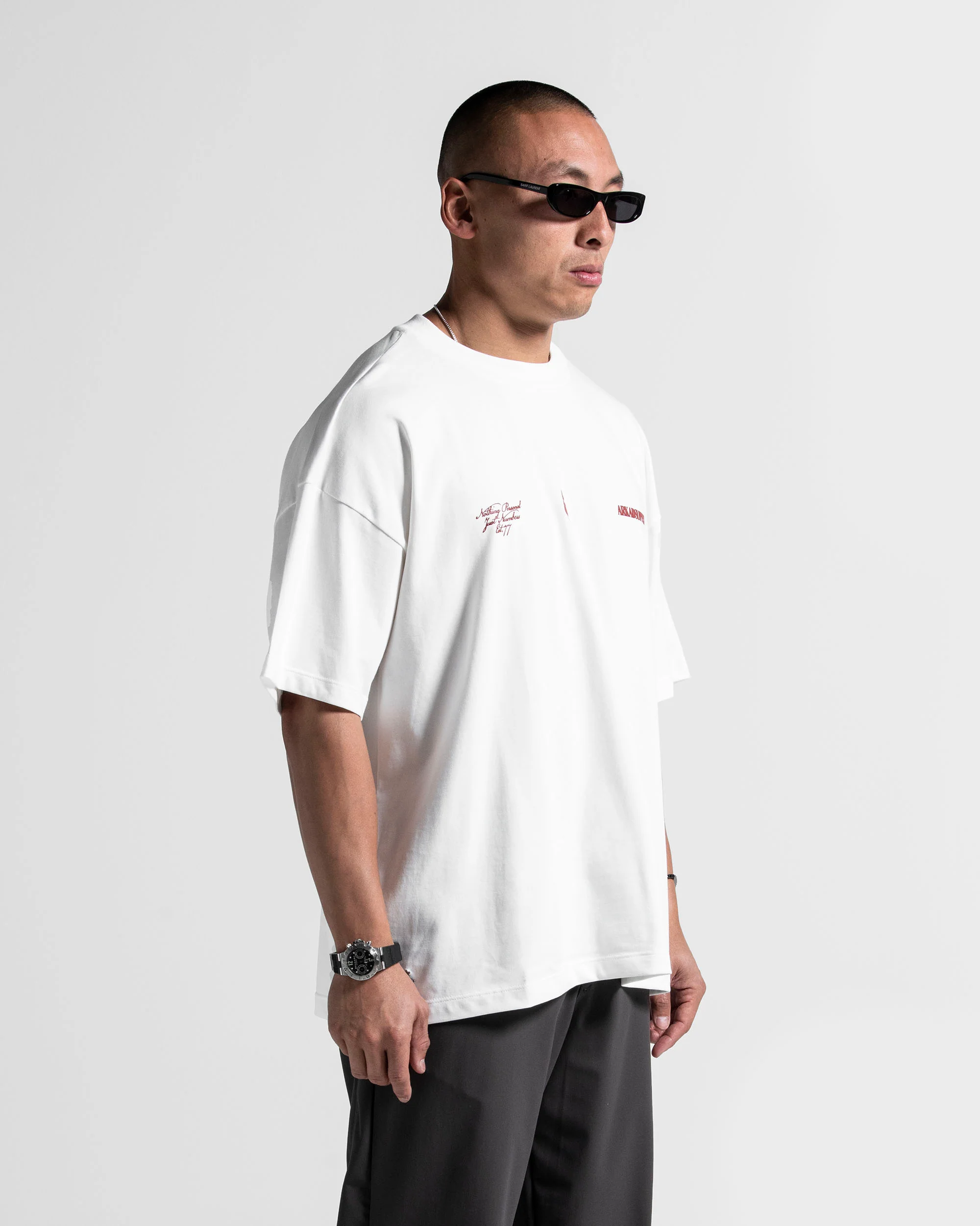 Tshirt Oversize Blanca Sello Rojo - Image 2